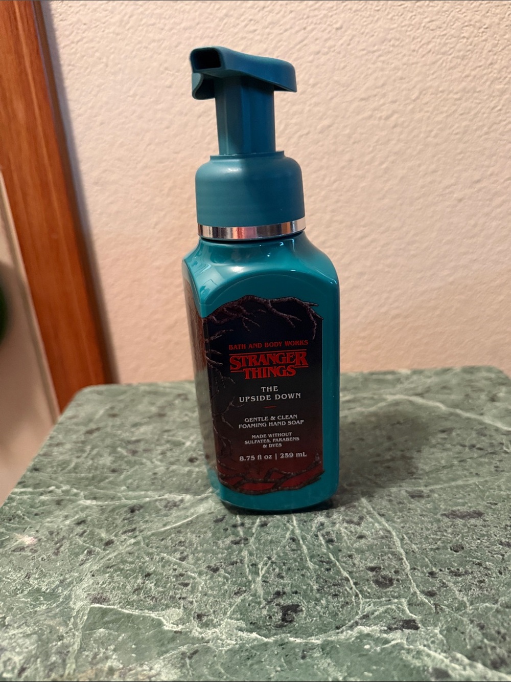 RARE Bath & Body Works Teal Foaming Hand Soap - Stranger Things The Upside Down